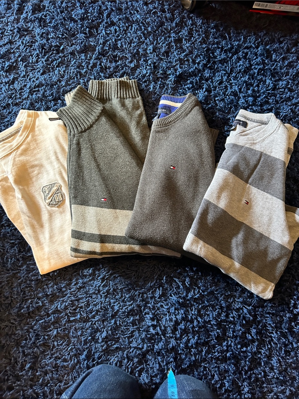 Tommy Hilfiger Men's Gray and Cream Crewneck Sweaters - Pack of 4 mediums